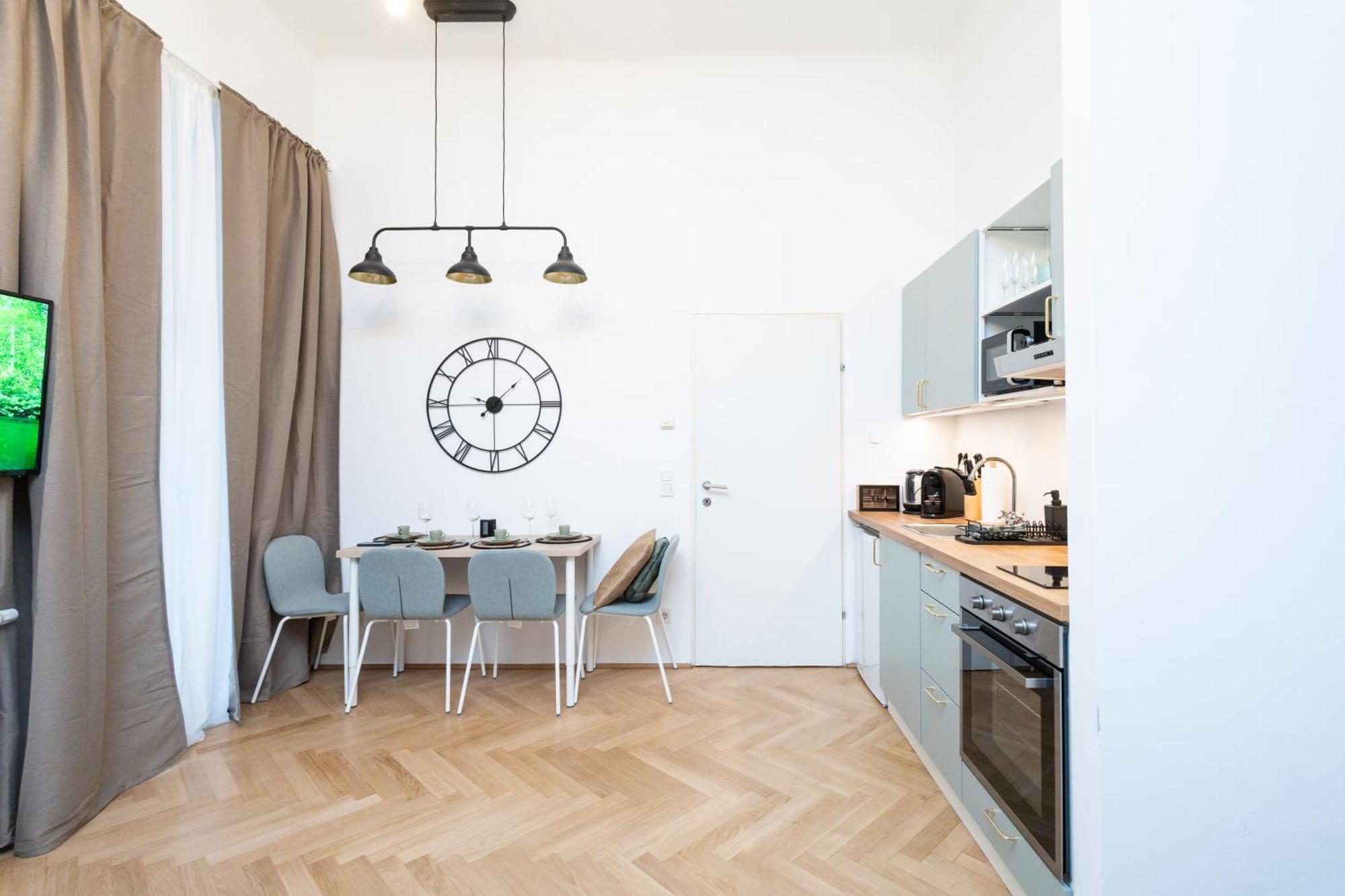 Charming Retreat Walking Distance From Town Centre Apartment Виена Екстериор снимка