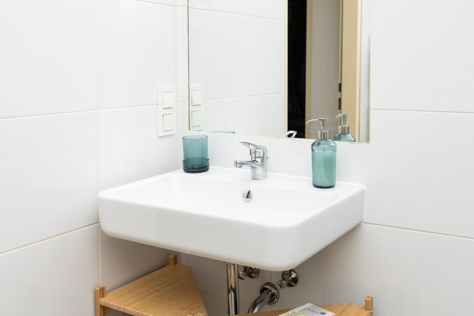 Charming Retreat Walking Distance From Town Centre Apartment Виена Екстериор снимка